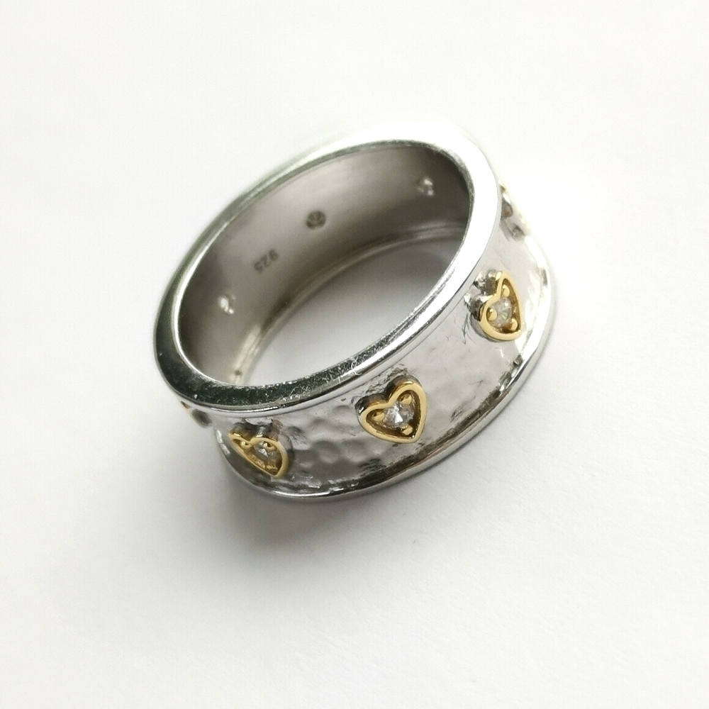 Hammered sterling silver 14k gold accent white sapphire eternity ring - Picture 4 of 6